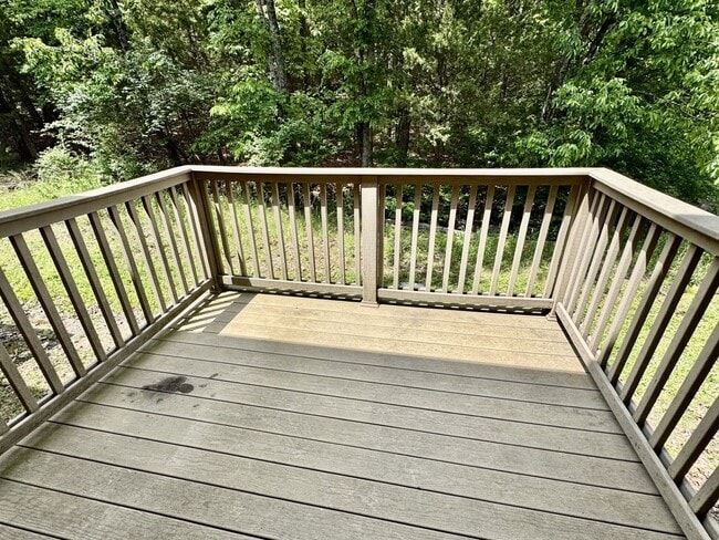 Building Photo - Nice 2 bedroom townhome close to I-49