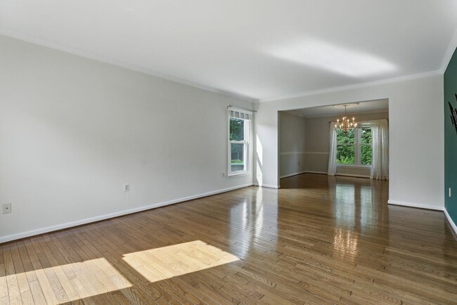 Building Photo - 14720 Peachwood Dr