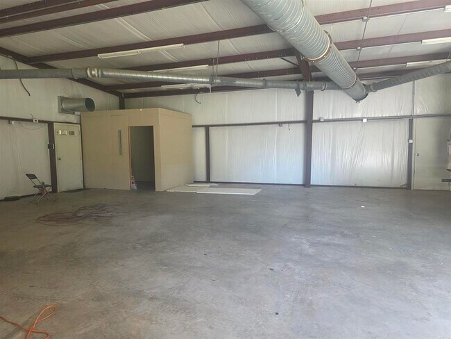 Building Photo - 414 Cole Dr