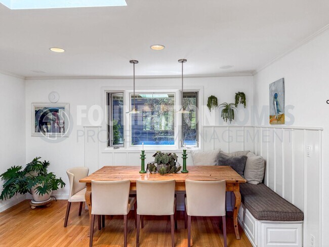 Building Photo - Modern Mill Valley Retreat - A/C - EV - FO...