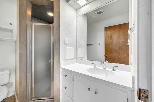Building Photo - 8102 Ceberry Dr