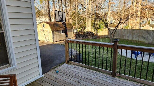 Building Photo - 2018 Cambridge Dr