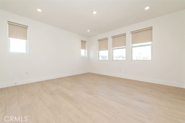 Building Photo - 228 Stage