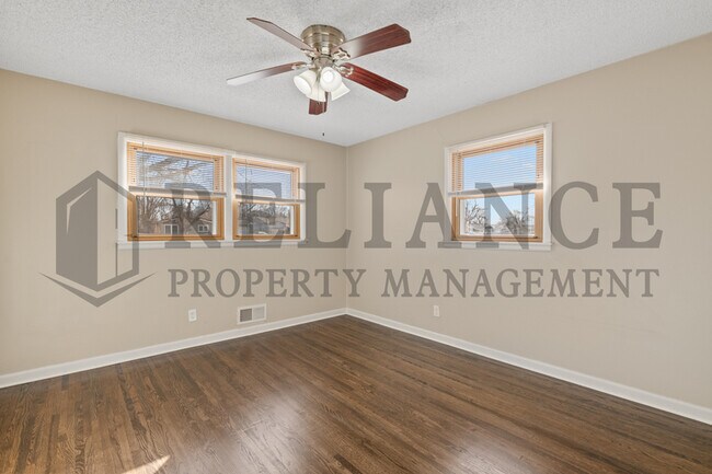 Building Photo - 2803 S Glenn Ave