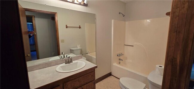 Building Photo - 303 Cacique Ct