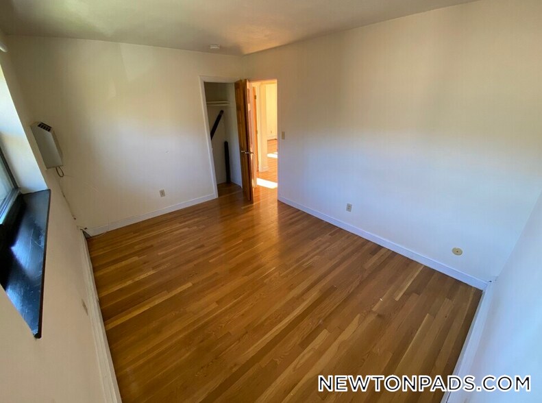 Building Photo - 266 Grove St