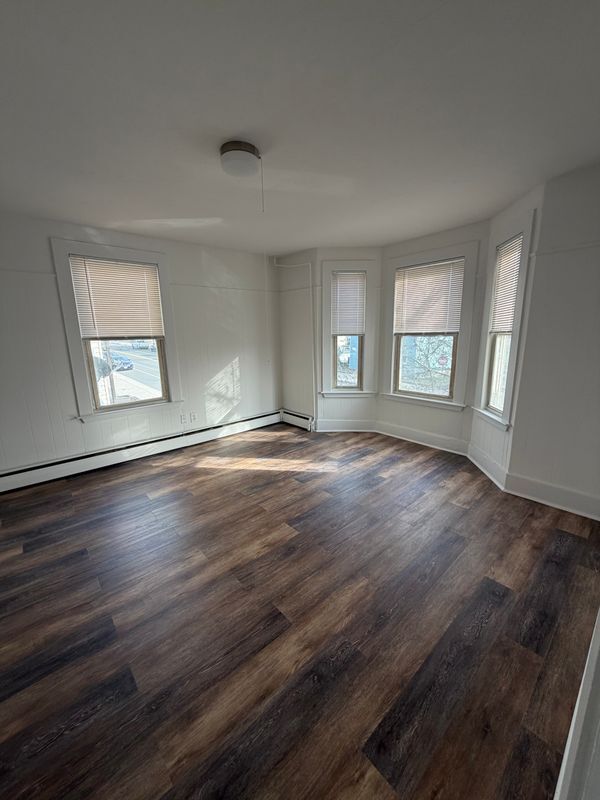 Building Photo - 45 Elliott St