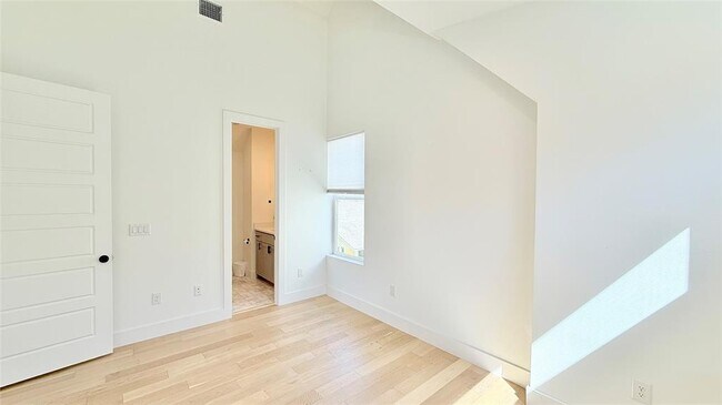 Building Photo - 3417 Elija St