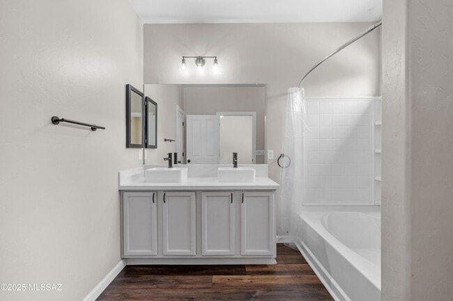 Building Photo - 12708 N Rodeo Land