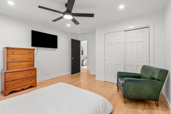 Building Photo - 4 Moccasin Ln