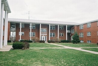 Building Photo - Hillsboro West One Bedroom Apartment, avai...