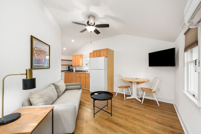 Building Photo - One bedroom home for rent in Manteo