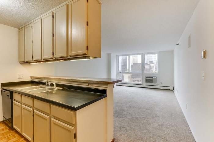 Building Photo - 433 S 7th St