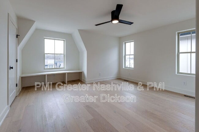 Building Photo - 537 Midnight Way