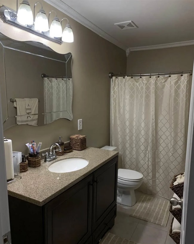 Building Photo - Luxurious 3 bedroom 2 bath home in the Hea...