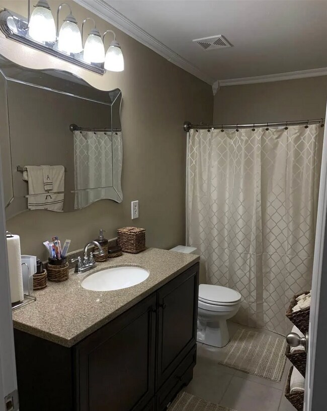 Building Photo - Luxurious 3 bedroom 2 bath home in the Heart of Baton Rouge!