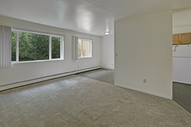 Building Photo - The Glen