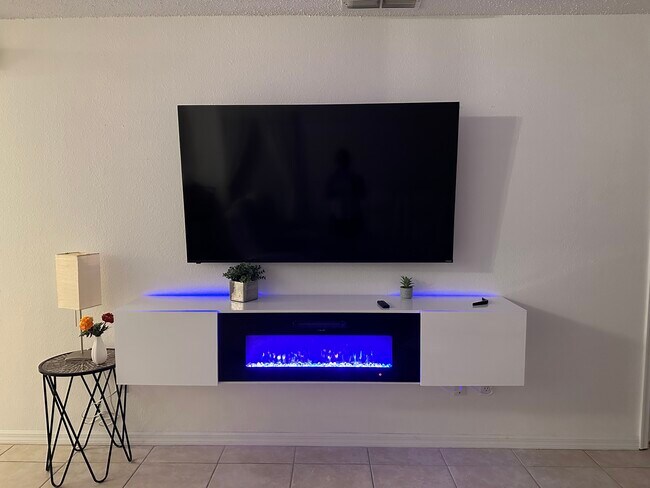 Building Photo - 833 Durango Loop St