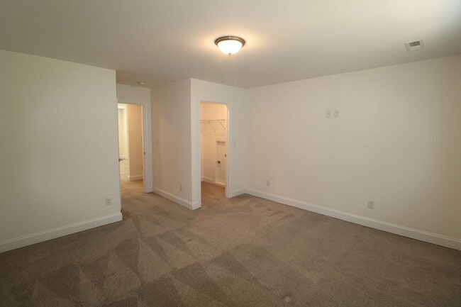 Building Photo - 772 Gibb St