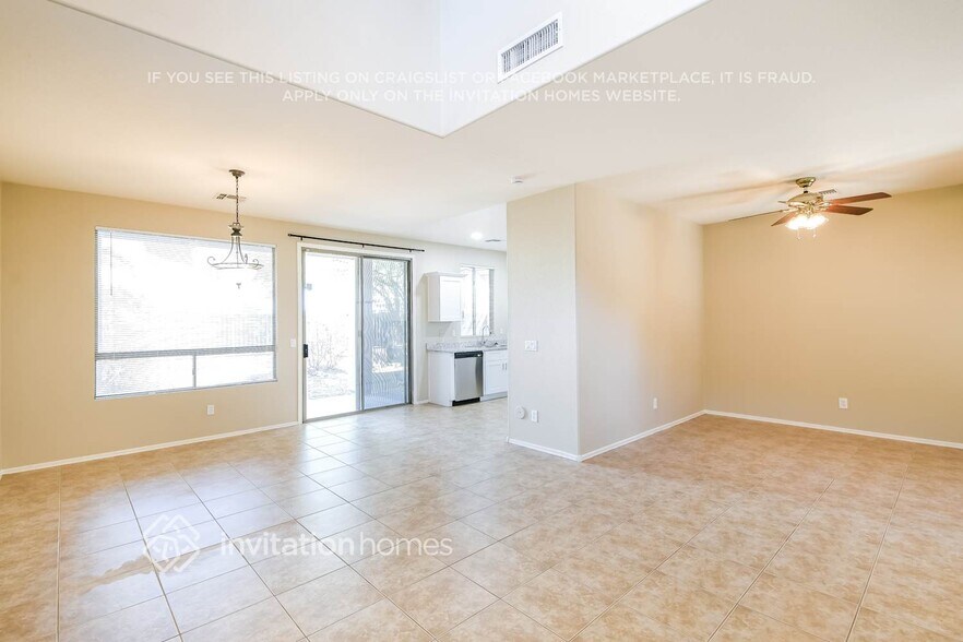 Building Photo - 40092 Calabria St