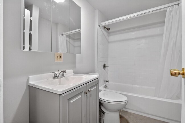 Building Photo - 761 Avenue A