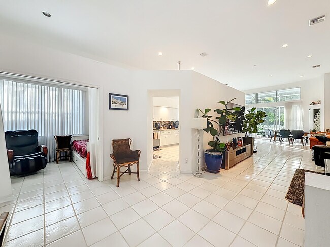 Building Photo - 11853 Fountainside Cir