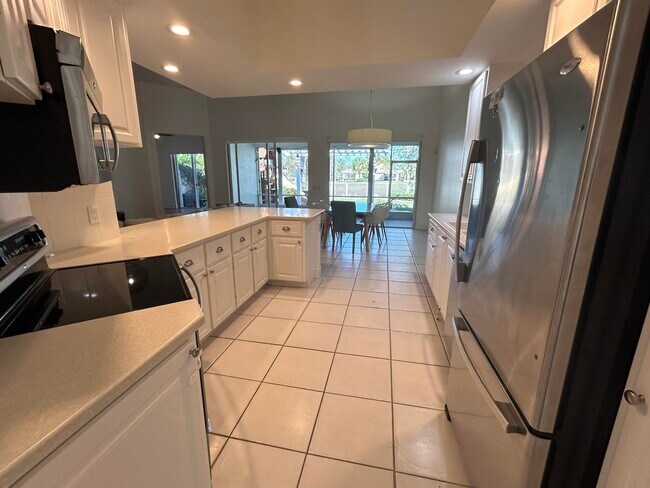 Building Photo - 8455 Belize Pl