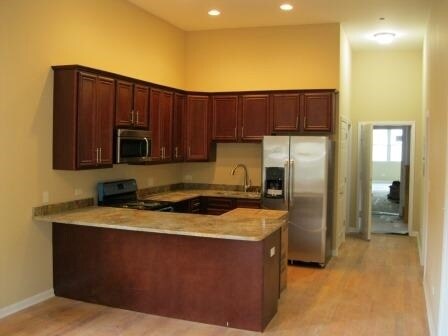 Building Photo - 1001 W Cullerton St