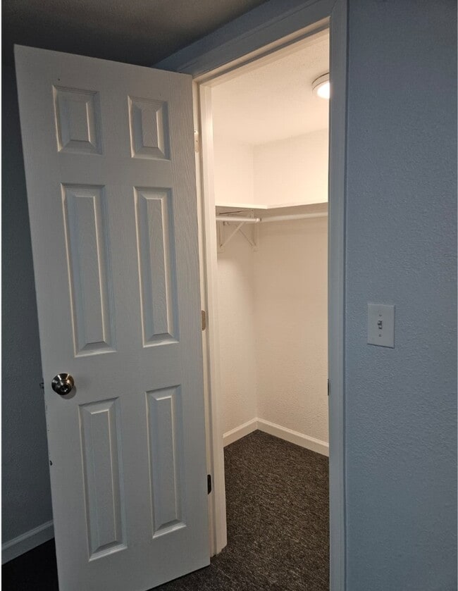 Building Photo - 1575 S Clermont St