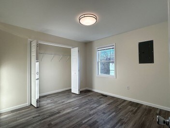 Building Photo - 2301 Lakeland Dr