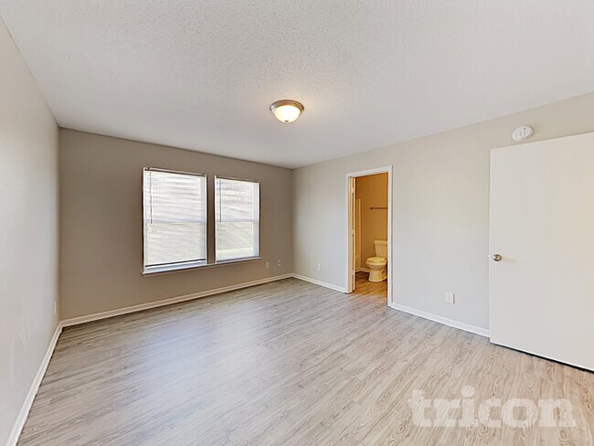 Building Photo - 1826 Blue Pine Ln