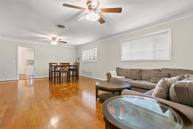 Building Photo - 3641 Deal St