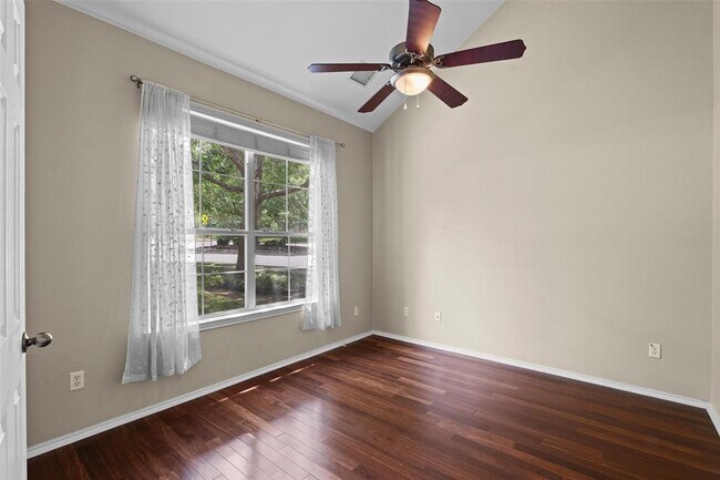 Building Photo - 2310 Sweet Clover Dr