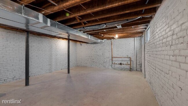 Building Photo - 7640 Kercheval Ave