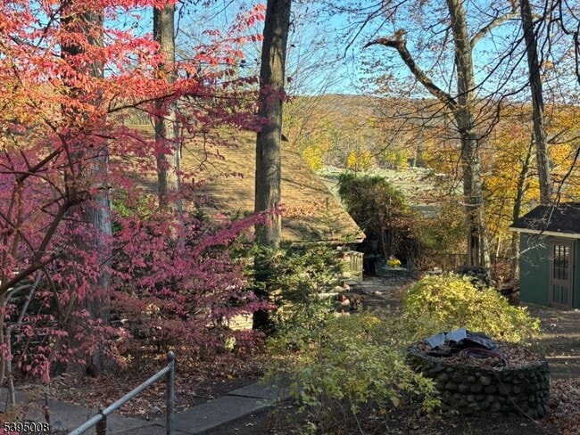 Building Photo - 251 Cupsaw Dr