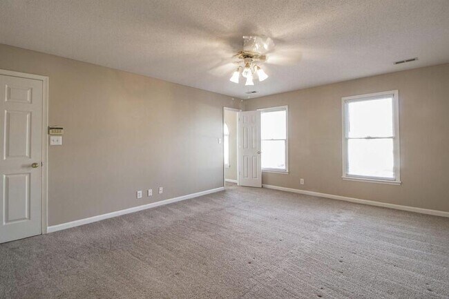 Building Photo - 3417 E Henderson Way
