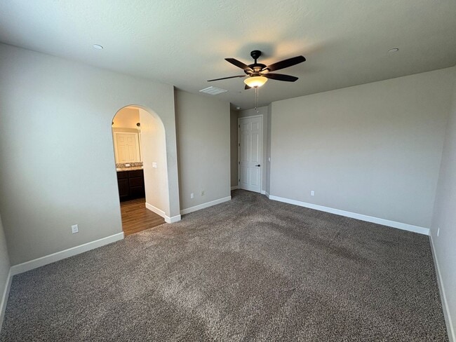 Building Photo - Lovely SE Tulare available now!