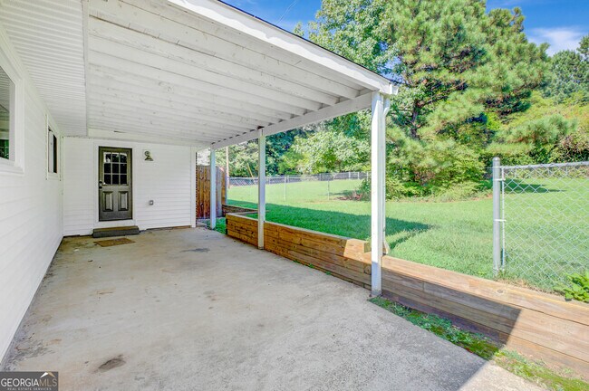 Building Photo - 214 Brooks Rd