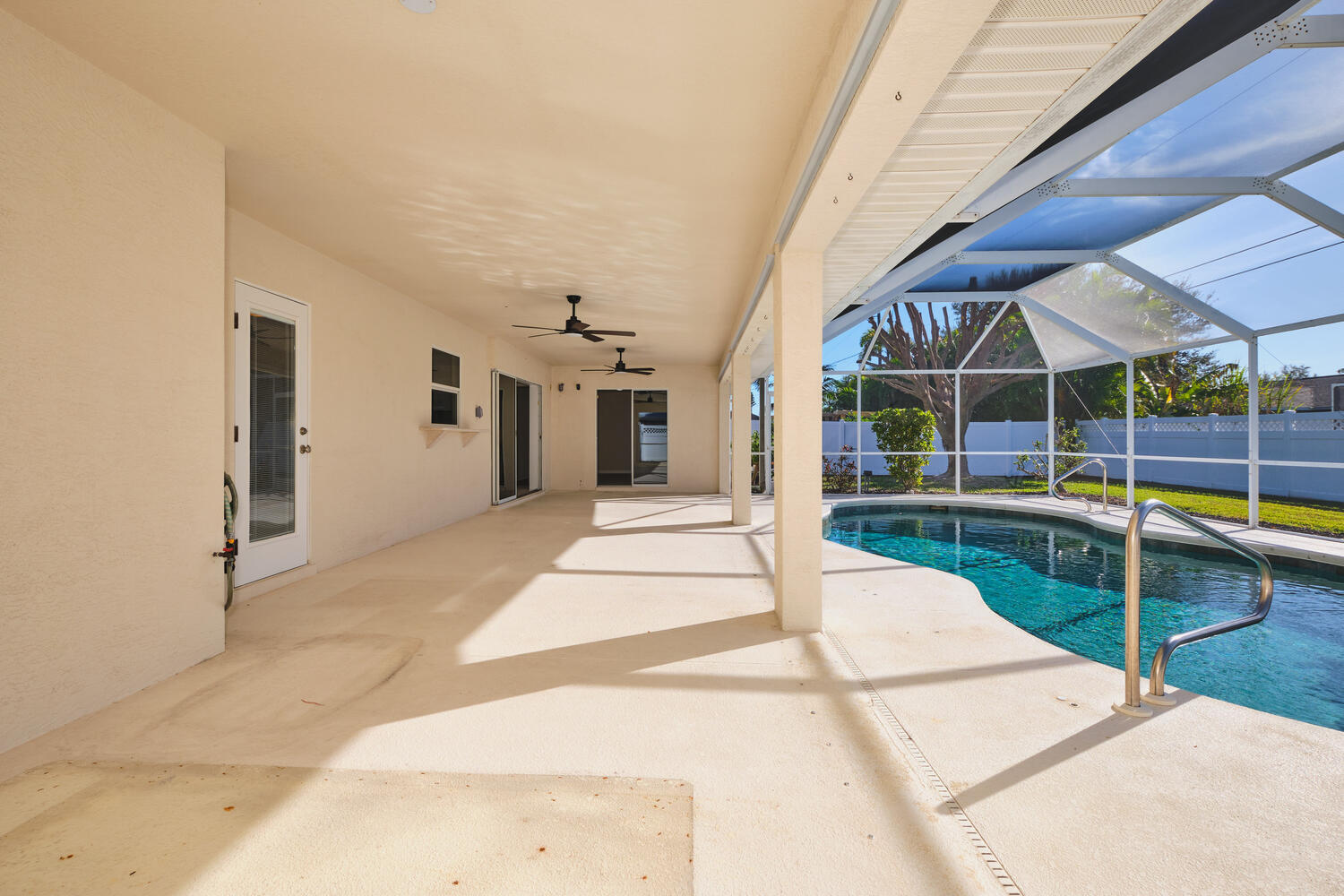 Building Photo - 132 SE 19th Ter