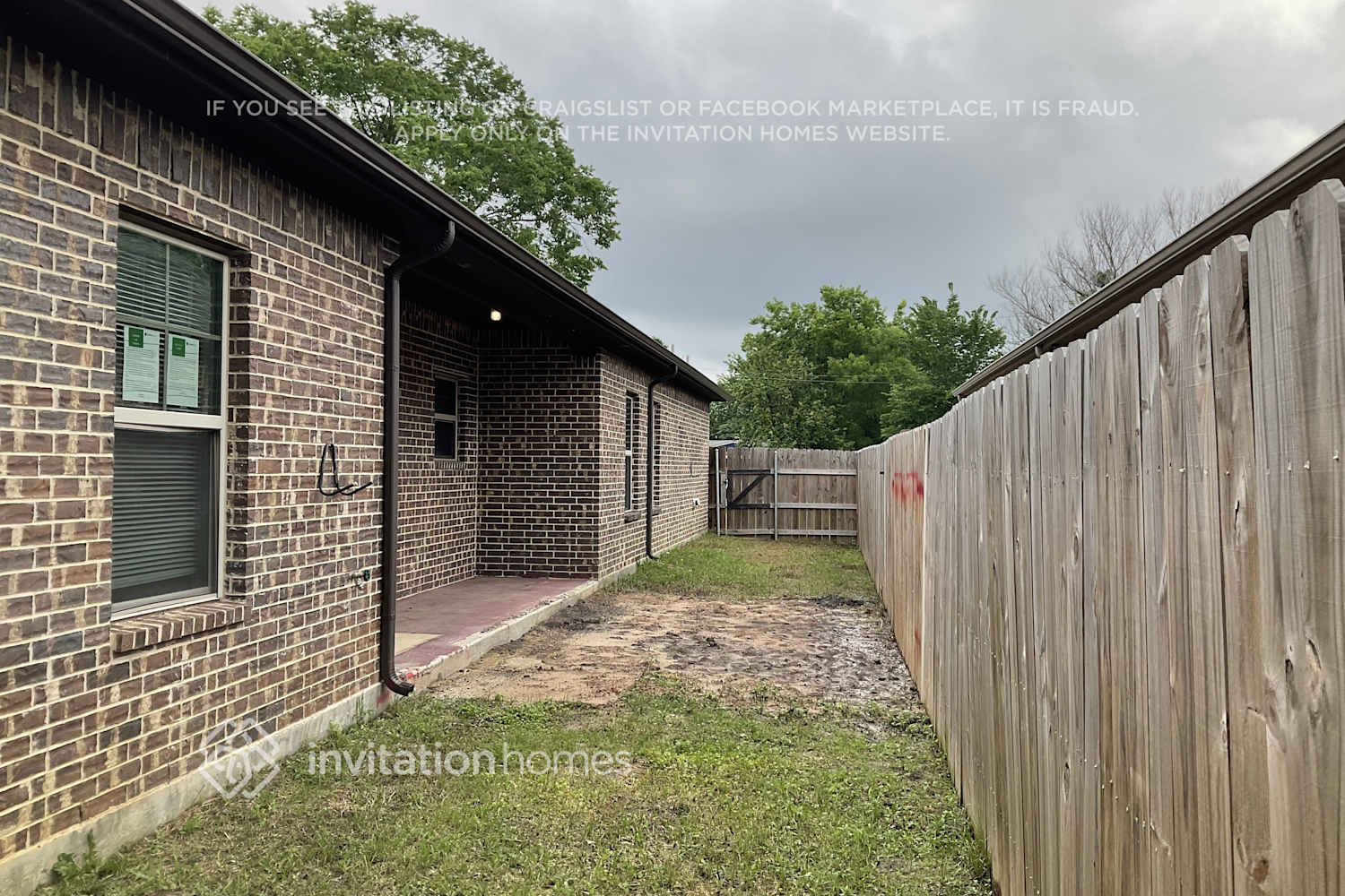 Building Photo - 405 E Aimee St