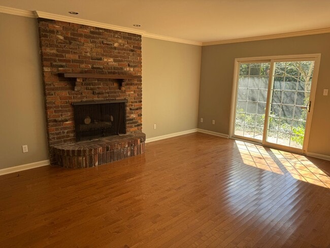 Building Photo - 3 Bedroom Ranch - Upper Arlington, OH