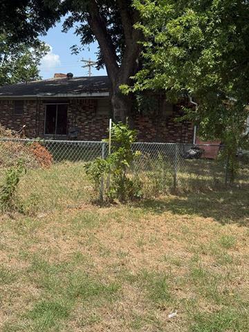 Building Photo - 610 S Rike St
