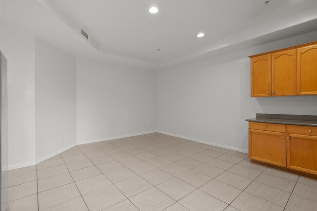 Kitchen nook - 3960 Pennsylvania Ave
