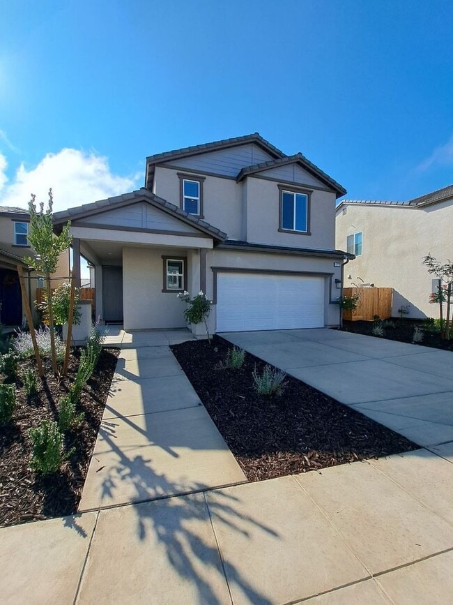 Building Photo - MOVE IN READY: Brand-New 2-Story Home with...