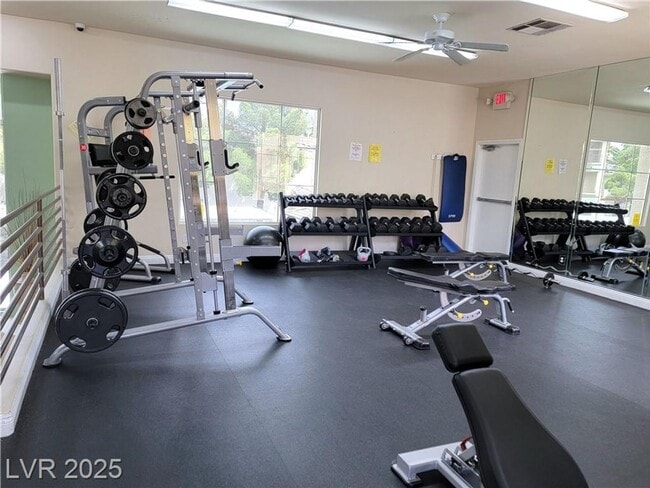 Building Photo - RESORT STYLE LIVING IN SOUTHWEST GATED COM...