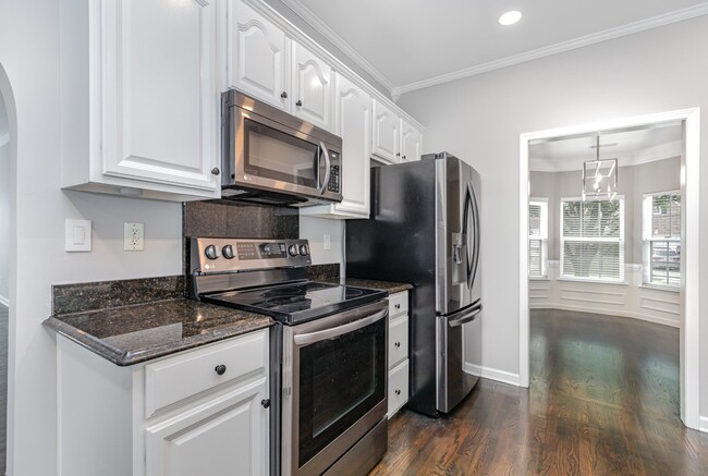 Building Photo - 8526 Suttonview Dr