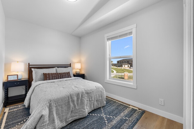 Building Photo - 3132 W Laux Dr