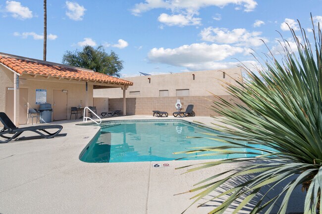Building Photo - 3730 N Bay Horse Loop
