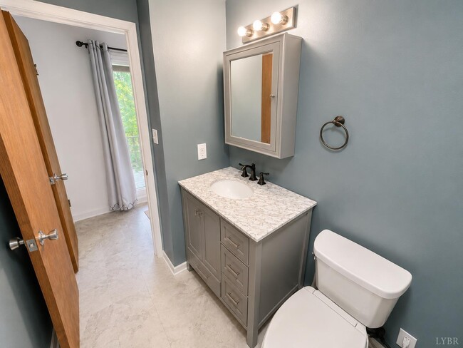 Building Photo - 2213 Tanners Ridge