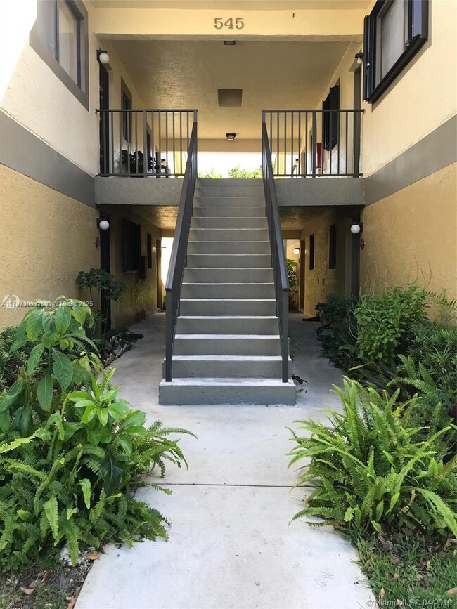 Building Photo - 545 Trace Cir